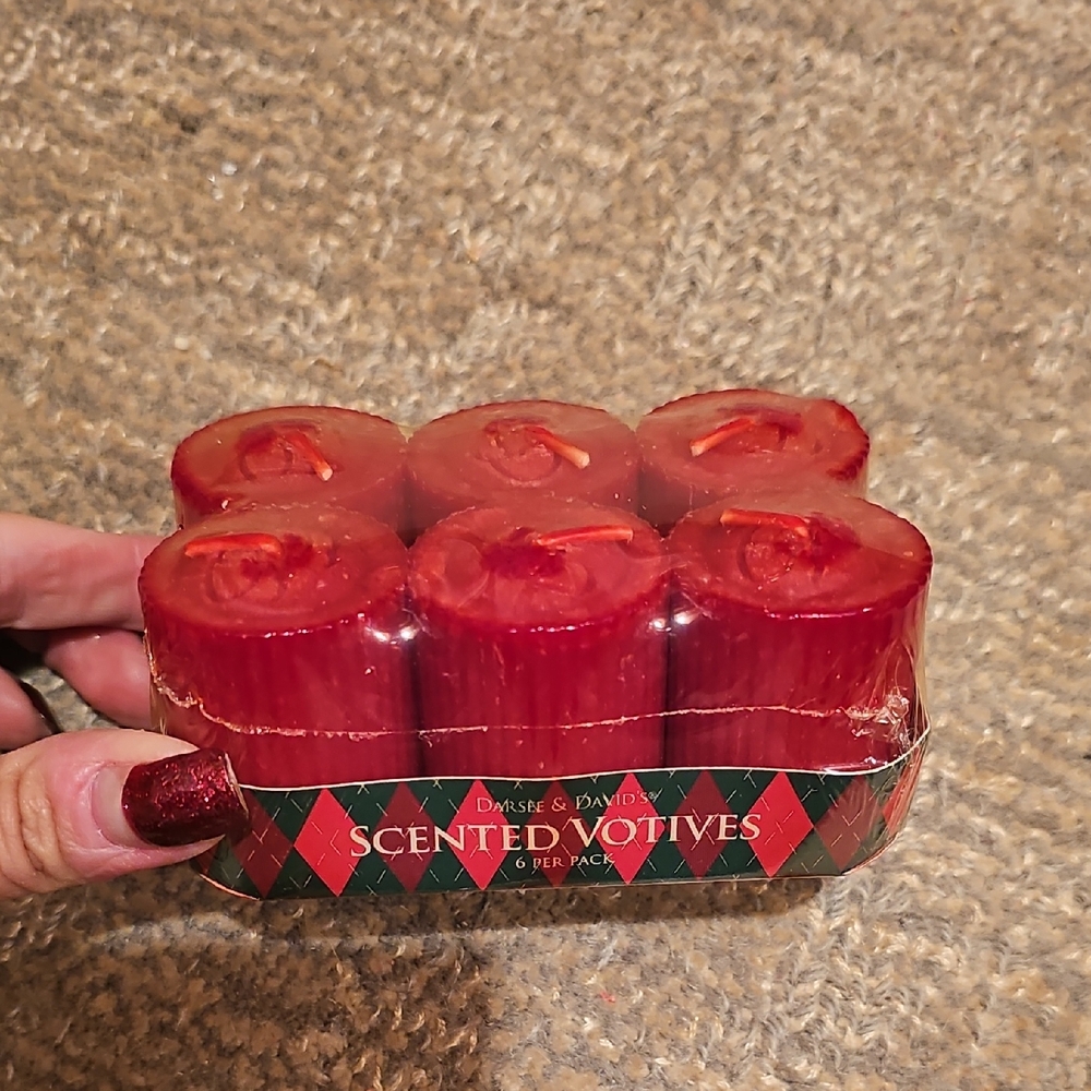 Red Scented Votives by Darsee And Davids - Cinnamon